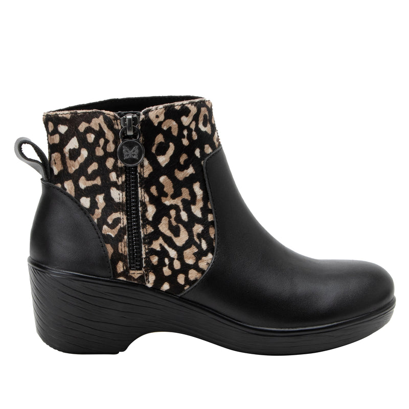 Serina Tundra Boot | Alegria Shoes