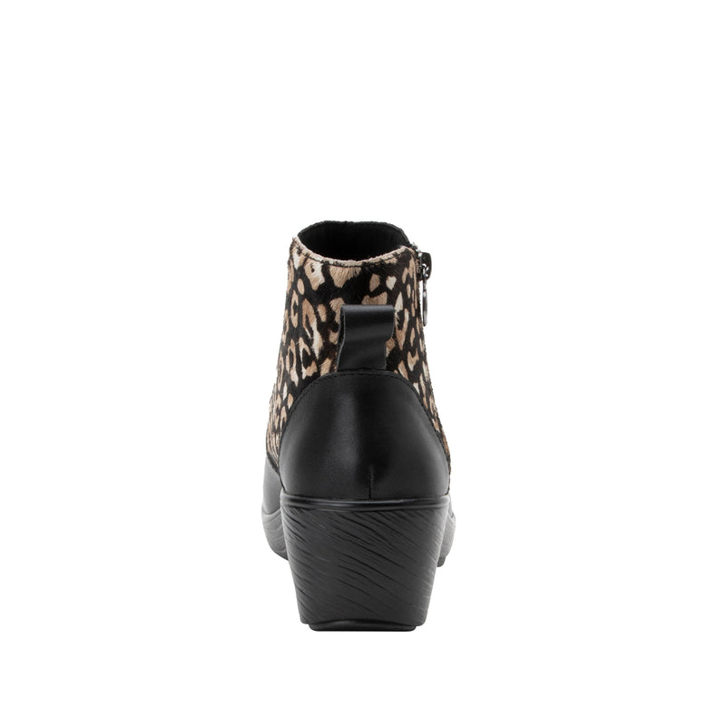 Serina Tundra Boot | Alegria Shoes
