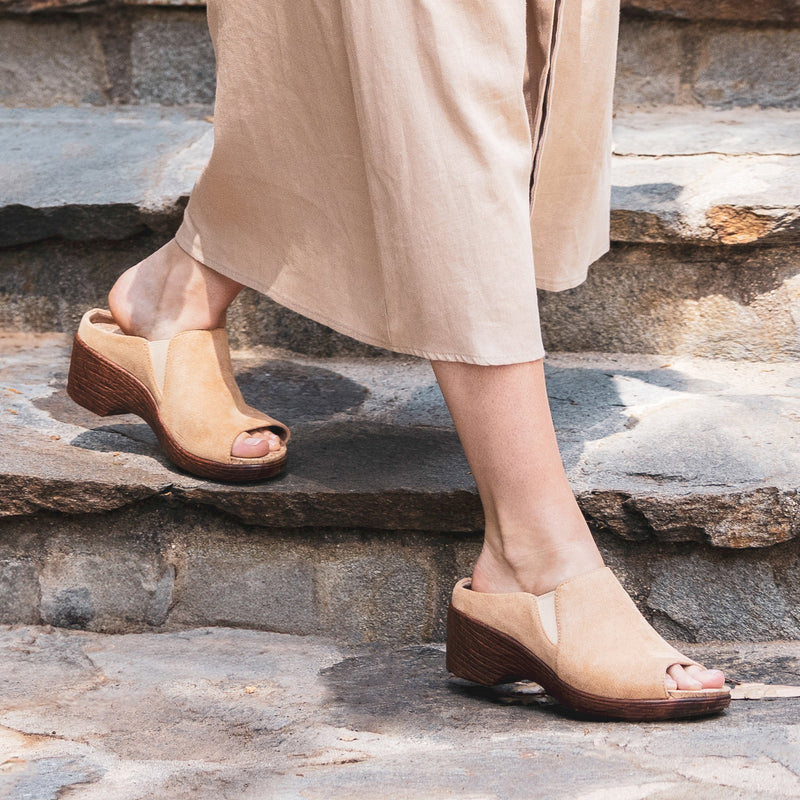 Shilaine Stretch Naturally Sandal | Alegria Shoes