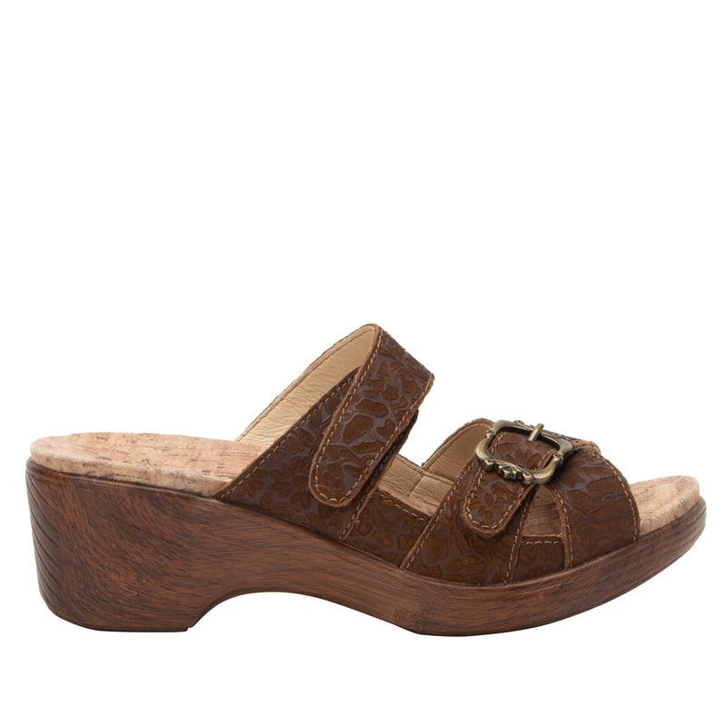 Sierra Delicut Tawny Sandal | Alegria Shoes