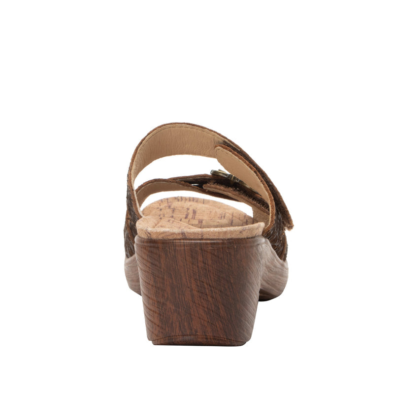 Sierra Delicut Tawny Sandal | Alegria Shoes