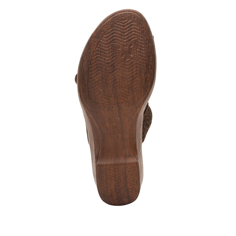 Sierra Delicut Tawny Sandal | Alegria Shoes