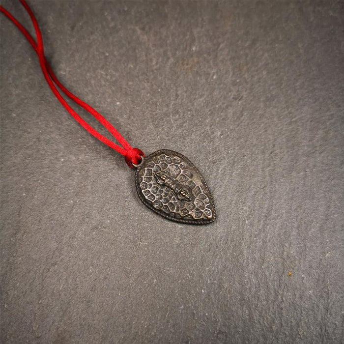 Skull Vajra Amulet 1.2" - Tibetan Buddhist amulet, view 6