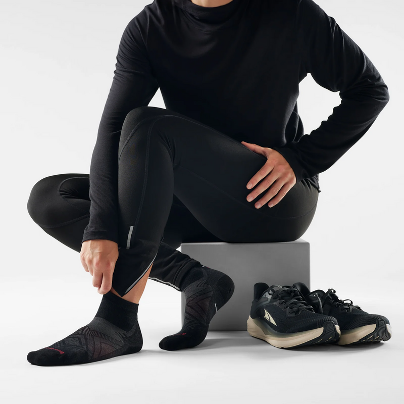 Smartwool Run Zero Cushion Ankle Sock (Men) - Black Accessories - Socks - Performance - The Heel Shoe Fitters