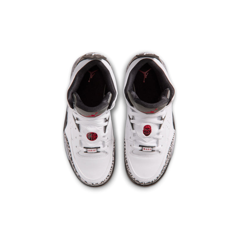 Youth low-cut sneakers with white leather uppers, black lining, red emblem on tongue
