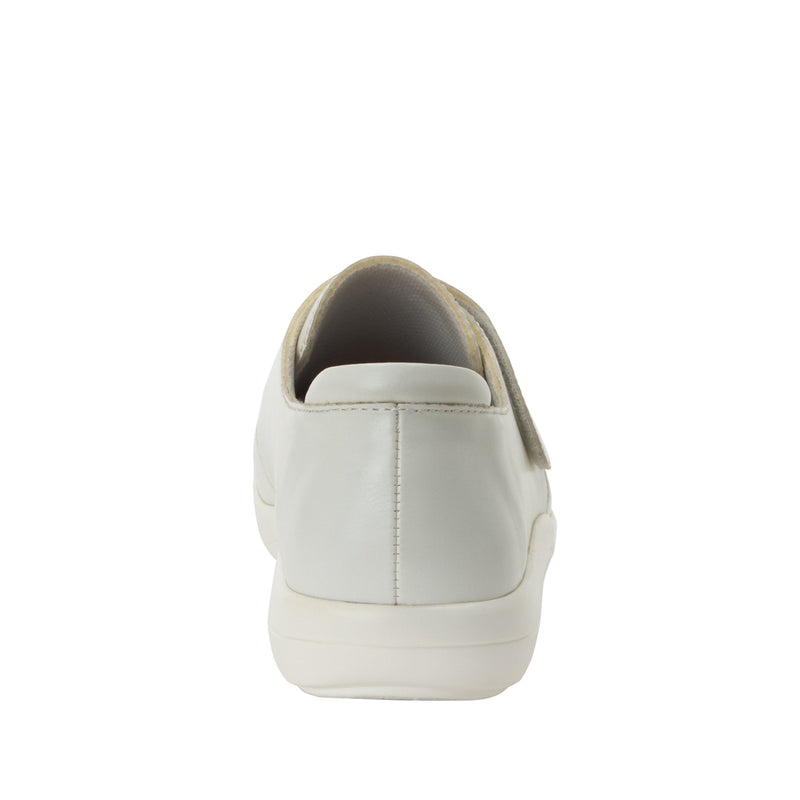 Spright True White Shoe | Alegria Shoes
