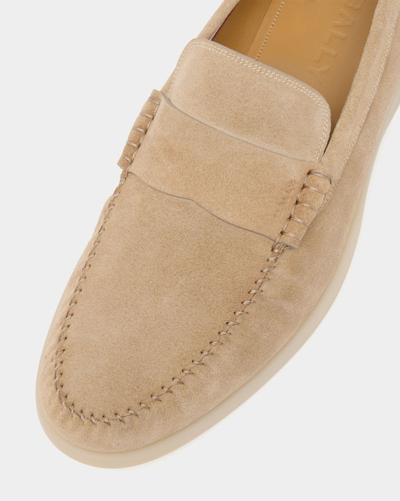 Switz Moc Loafer in Light Beige Suede