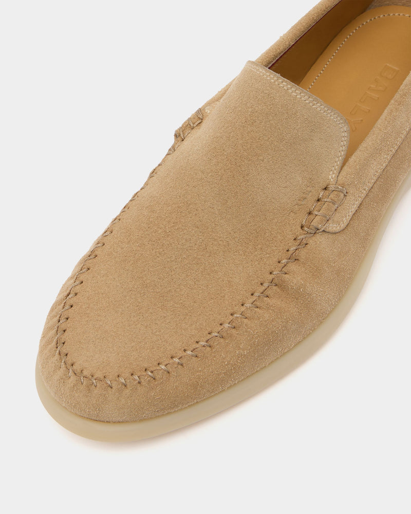 Switz Moc Loafer in Light Beige Suede