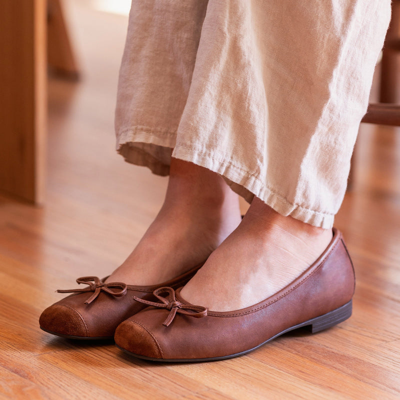 Talya Gingerbread Shoe | Alegria Shoes