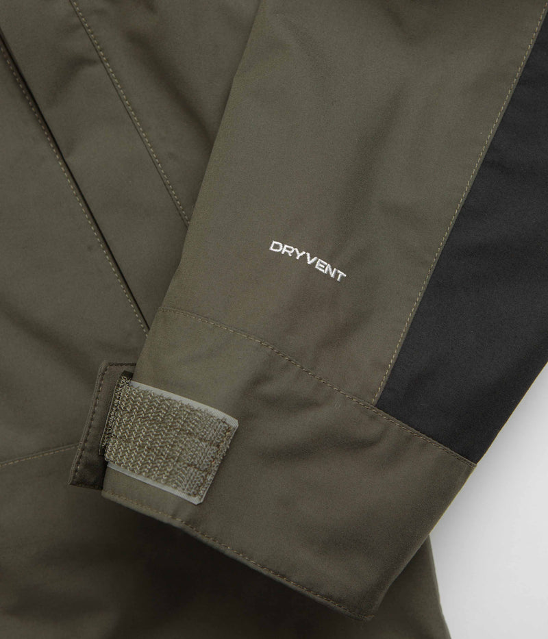 The North Face Reign On Jacket in New Taupe Green and TNF Black
