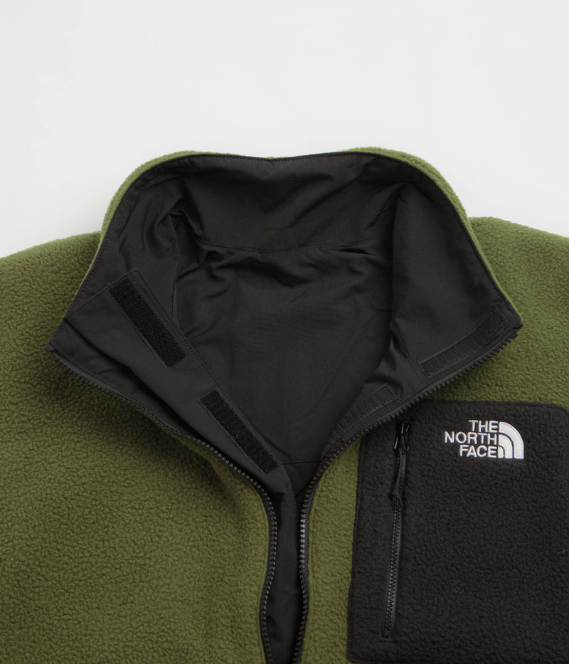 The North Face Yumiori Reversible Jacket in TNF Black and Woodland Green