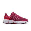 Women’s low-top running shoes in berry pink with lace-up mesh and white foam sole