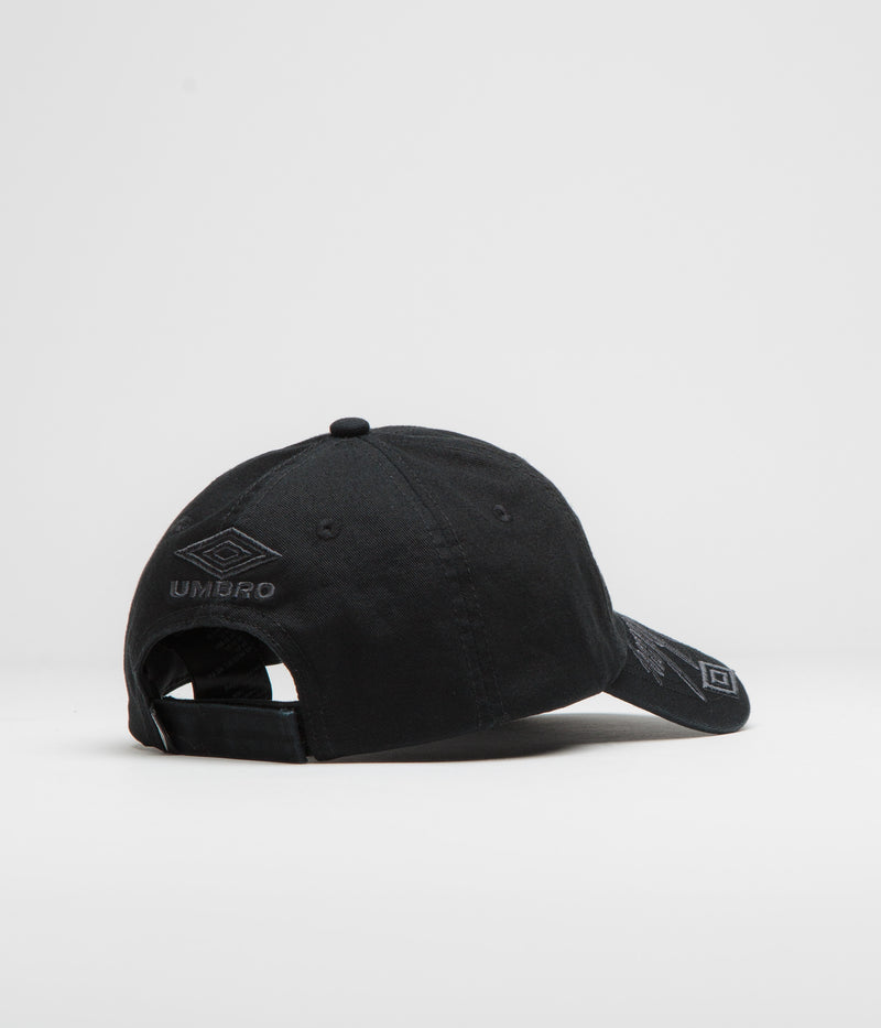 Umbro Hazard Cap in Black