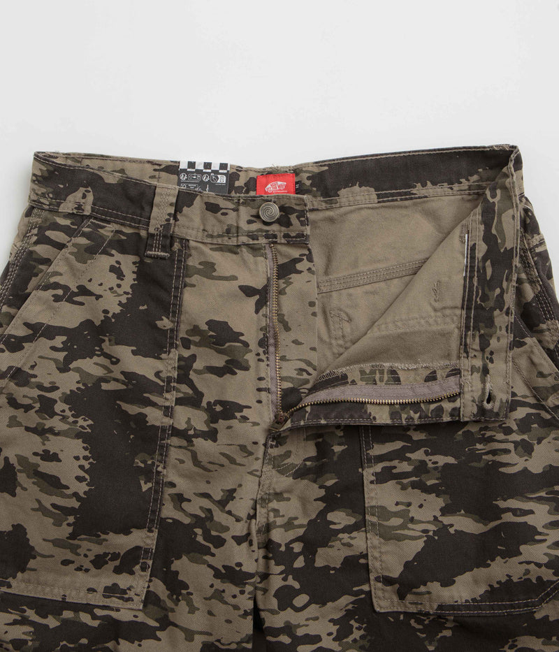 Vans Skate Utility Loose Shorts in Walnut