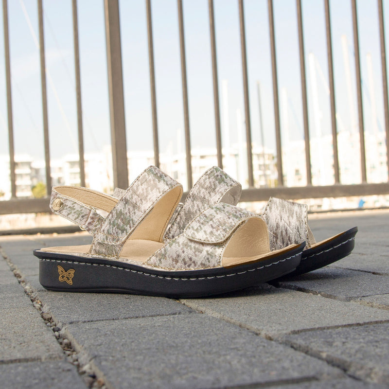 Verona Sassy Earth Sandal | Alegria Shoes