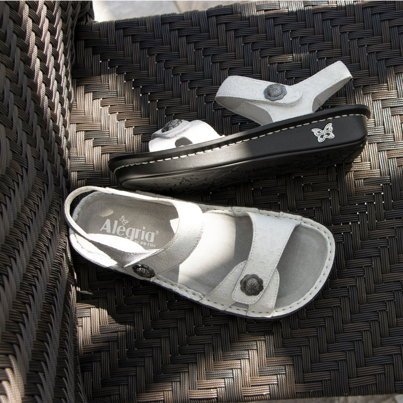 Vienna Delicut White Sandal | Alegria Shoes