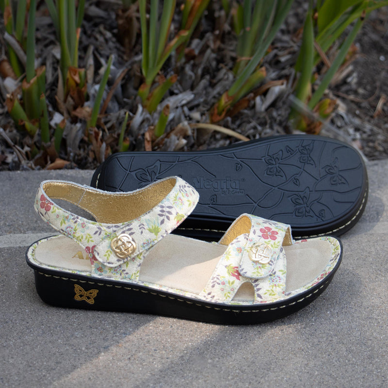 Vienna Good As Gold Sandal | Alegria Shoes