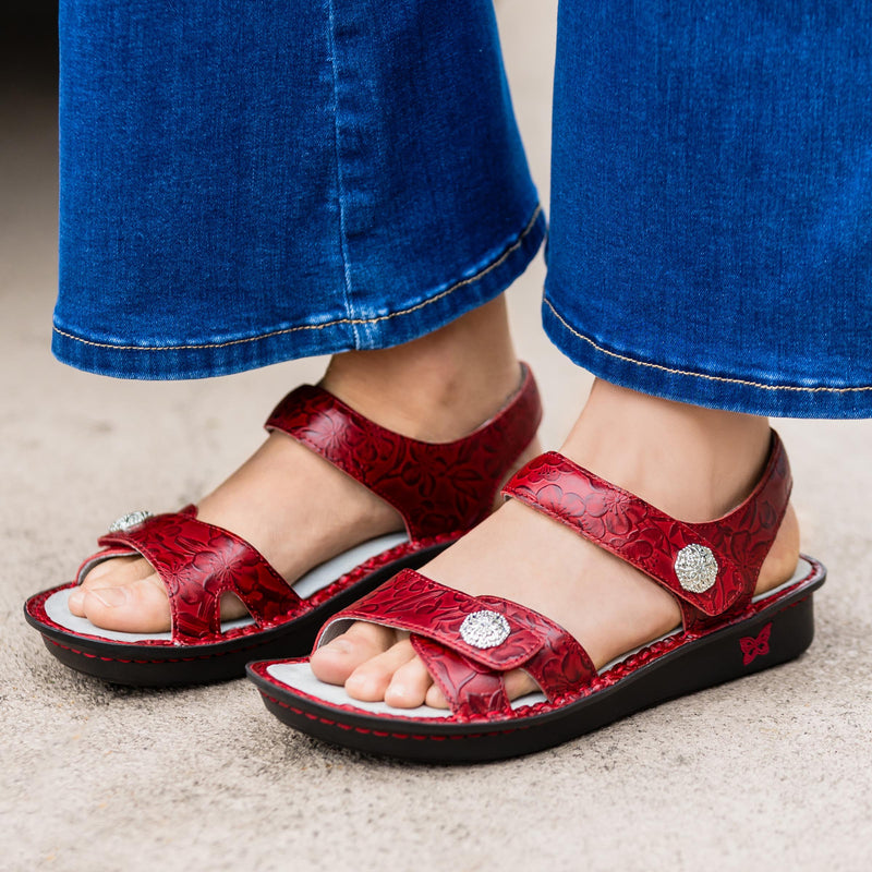 Vienna Loretta Roja Sandal | Alegria Shoes