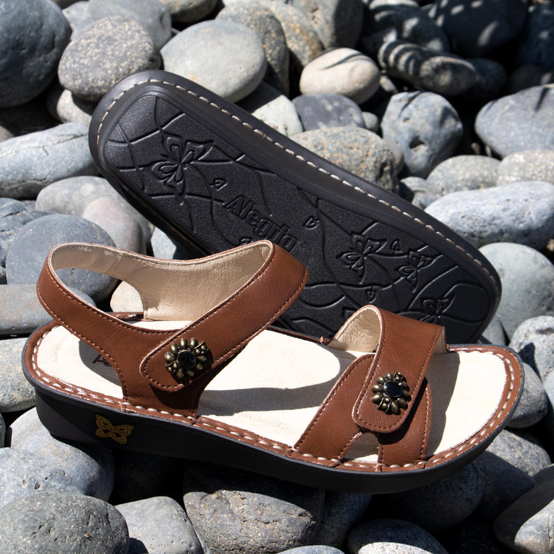 Vienna Marrone Sandal | Alegria Shoes