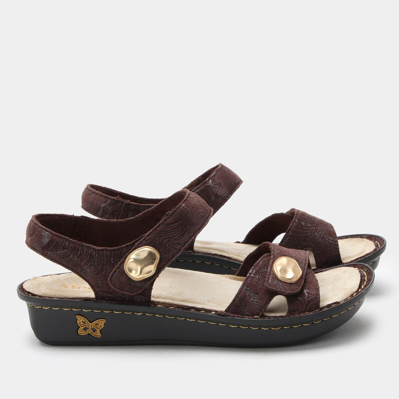 Vienna Swirling Brown Sandal | Alegria Shoes