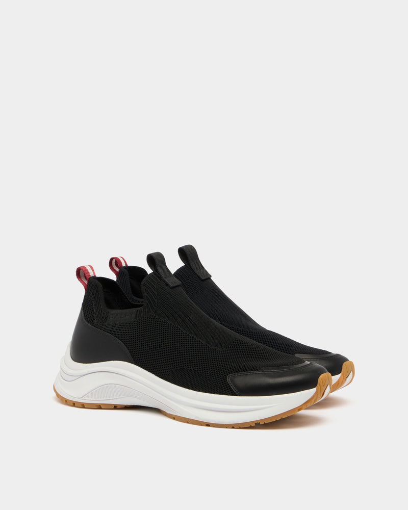 Woge Sneaker in Black Fabric