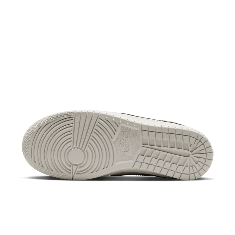 Women's Air Jordan Skyline Low "Swan Metallic Silver"
