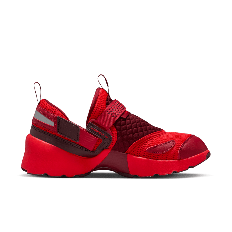 Women's Jordan Trunner LX "Chile Red"