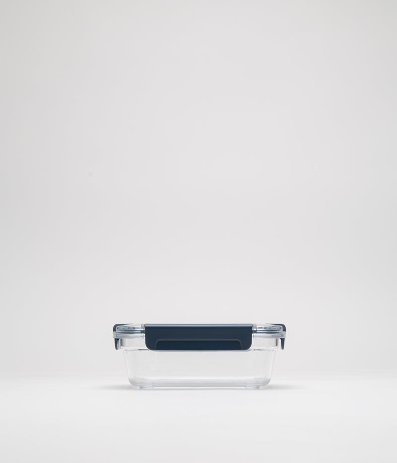 Yeti Medium Food Storage in Navy
